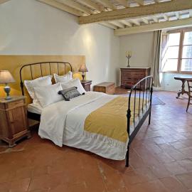 Maison Loumio - Charming 4 double bedrooms village home -Roof Terrasse, hotel Aups-ban
