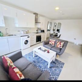 En-suites Suites - Leeds City Retreat with Kitchenette- LGI Hospital- Free 5G WIFI & Netflix- University - Contractors - Short Stays, hotel in Leeds