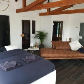 Hedone - Overnachting met wellness, hotelli kohteessa Heuvelland