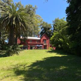 Akasha suites - Bed and Breakfast, hotel in General Pacheco