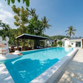 Tropical Oasis Aoyon Beach House, hotel v destinaci Ban Ao Makham