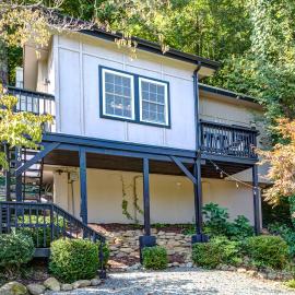 The Zen Den Peaceful Cottage with Mountain Views, hotel in Banner Elk
