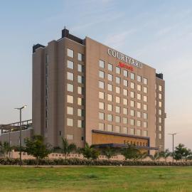Courtyard by Marriott Surat, hotell i Surat