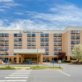 Viesnīca Comfort Inn & Suites Watertown - 1000 Islands pilsētā Votertauna
