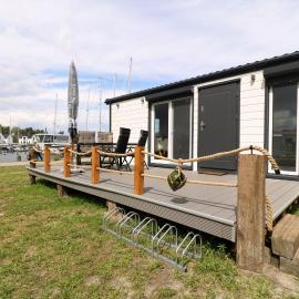 Ferienwohnung Hafenhus, хотел в Пенемюнде