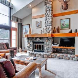 Meadows Townhome L4 by East West Hospitality, hotel i Beaver Creek