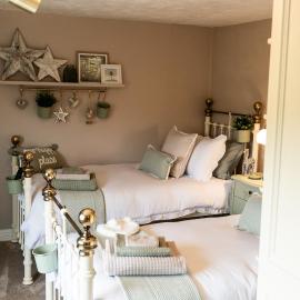Fern room at field view cottage, hotel in Eccleston