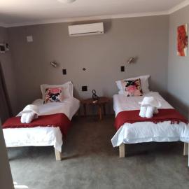 Petrified forest restcamp, hotel sa Khorixas