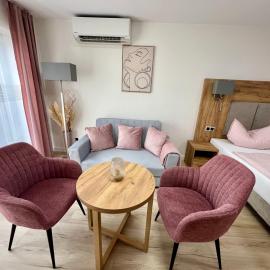 Apartment "Amalia" mit Klima, überdachter Terrasse & Parkplatz, hotel i Ergersheim