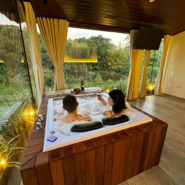 Loft Vidro View Rota do Vinho São Roque, hotelli kohteessa São Roque
