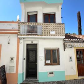 Natalie's tiny house- 6 minutes from the beach!, хотел в Одесекс
