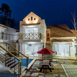 Meteora Pension, готель у місті Дам'янг