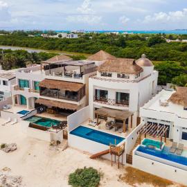 Casa Javi- Ocean Front located Mid Isla Mujeres