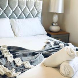 2 Bed Entire Upper Cottage Flat in Central Glasgow, hotel in Glasgow