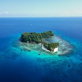 Bolilanga Island Resort - Togean Island, hotel in Angkayo