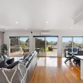 Spacious 4-Bd in Cowes sleeps 8