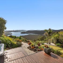 Sunrise Lookout - Paihia Holiday Home, hotel di Haruru