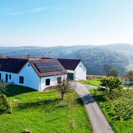 Käferberghof im Südburgenland, Urlaub am Bauernhof - Komfortzimmer mit & ohne Frühstück, hotel in Eltendorf
