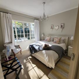 AppleBee Guest Cottages, hotel u gradu Grahamstown