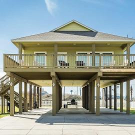 Blue Swordfish - Every Bedroom a Suite, Beach Home!, hotel in Surfside Beach