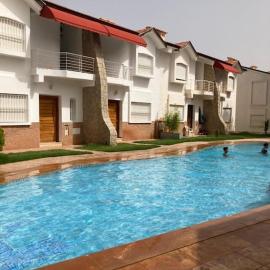 Chalet Villa de Luxe - Piscine, hotel a Dchar Aït Belkassem