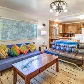 Viesnīca Rustic Cabin w/ Patio: 8 Mi to Kings Canyon Park pilsētā Miramonte