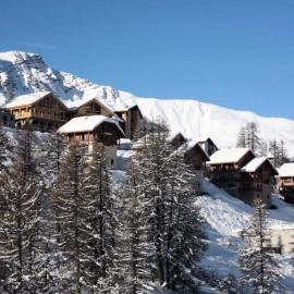 Chalet Des Rennes - Super appartement Prestige dans une résidence avec piscine au pied des pistes, hotel in Vars