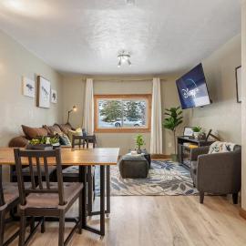 Triceratops Landing I Fire Place I Games I Netflix, hotel en Drumheller