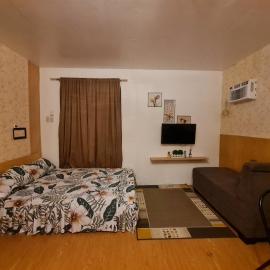 Studio-type Home in Trece Martires near Tagaytay, hotel u gradu 'Trece Martires'