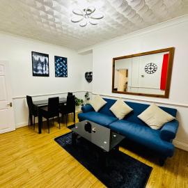 3 Bed House in Reading、レディングのホテル