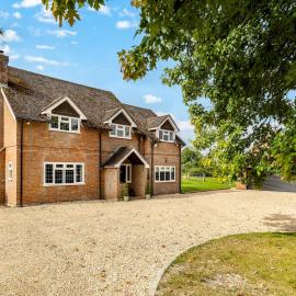 Chilterns Countryside Hideaway with Hot Tub - Pass the Keys, hotel a Princes Risborough