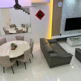 AA 3-STOREY TERRACE HOMESTAY 13 Pax 4 bedroom 4 bathroom
