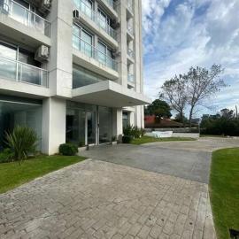 Apartamento en Summer Tower, Punta del Este con servicios