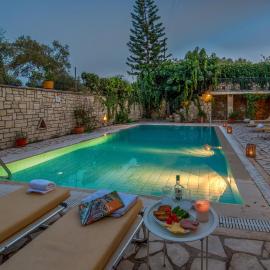Villa Nova, hotel sa Oziás
