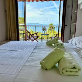 Podaca house, hotel di Podaca