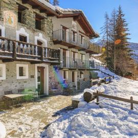 Chalet Les Airelles, hotelli kohteessa Valtournenche