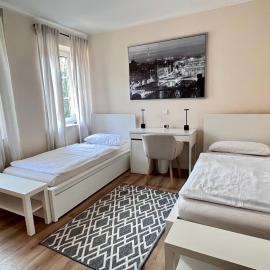 Private Apartment & rooms near fairground Hannover, hôtel à Hanovre
