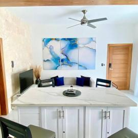 Apartamento B2 Parqueo céntrico Playa a 100 mts