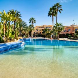 Agapi Apartment Limnaria Gardens near Paphos Harbour & Beach, hotel v destinácii Paphos