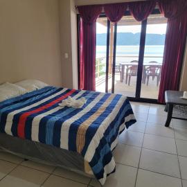 Restaurante y Hostal Romayor, хотел в Hacienda Santa Rosa
