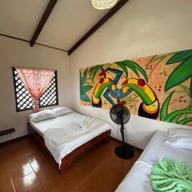 Miss Miriam BeachFront Cabins，托爾圖格羅的飯店