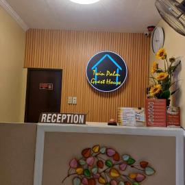 Twin Palm Guesthouse, hotel di Panabo