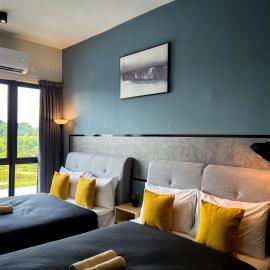 Airport Transit Stay in Town Center - F1 Sepang - 24hrs Taxi, hotel in Sepang