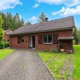 Stunning holiday home in Recht, hôtel à Recht