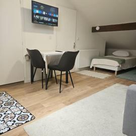 Studio axé gare SNCF Ligne Paris, hotel a Taverny