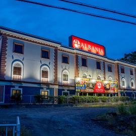 アルバニア, hotel in Higashimatsuyama