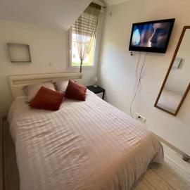Appartement T3 individuel avec accès piscine et jardin privés