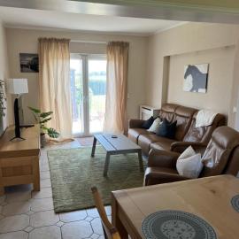 Klamar Ferienwohnung Monteur Wohnzimmer Esszimmer 1 Schlafzimmer Küche Diele Bad in Erftstadt Niederberg