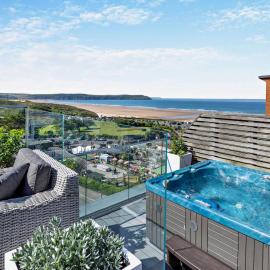 18 Woolacombe East - Luxury Apartment at Byron Woolacombe, only 4 minute walk to Woolacombe Beach!, hotel v destinácii Woolacombe