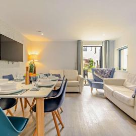 4 Woolacombe West - Luxury Apartment at Byron Woolacombe, only 4 minute walk to Woolacombe Beach!